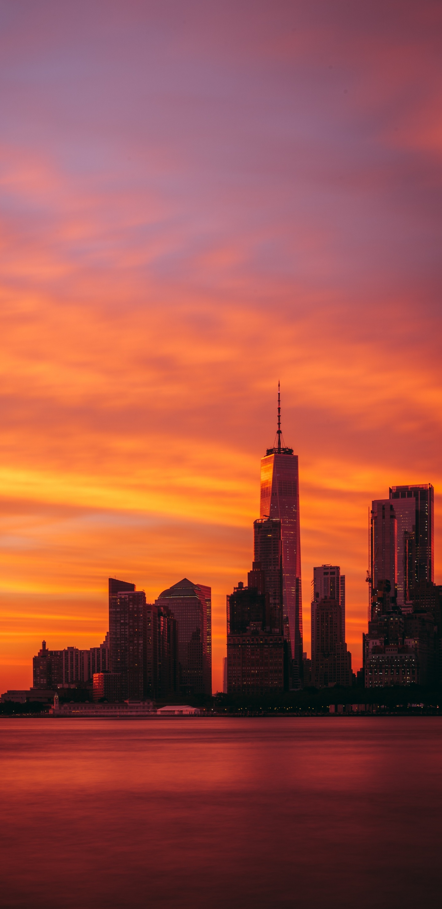 Обои нью-йоркский закат, Всемирный торговый центр 1, закат, город, Эмпайр Стейт Билдинг в разрешении 1440x2960