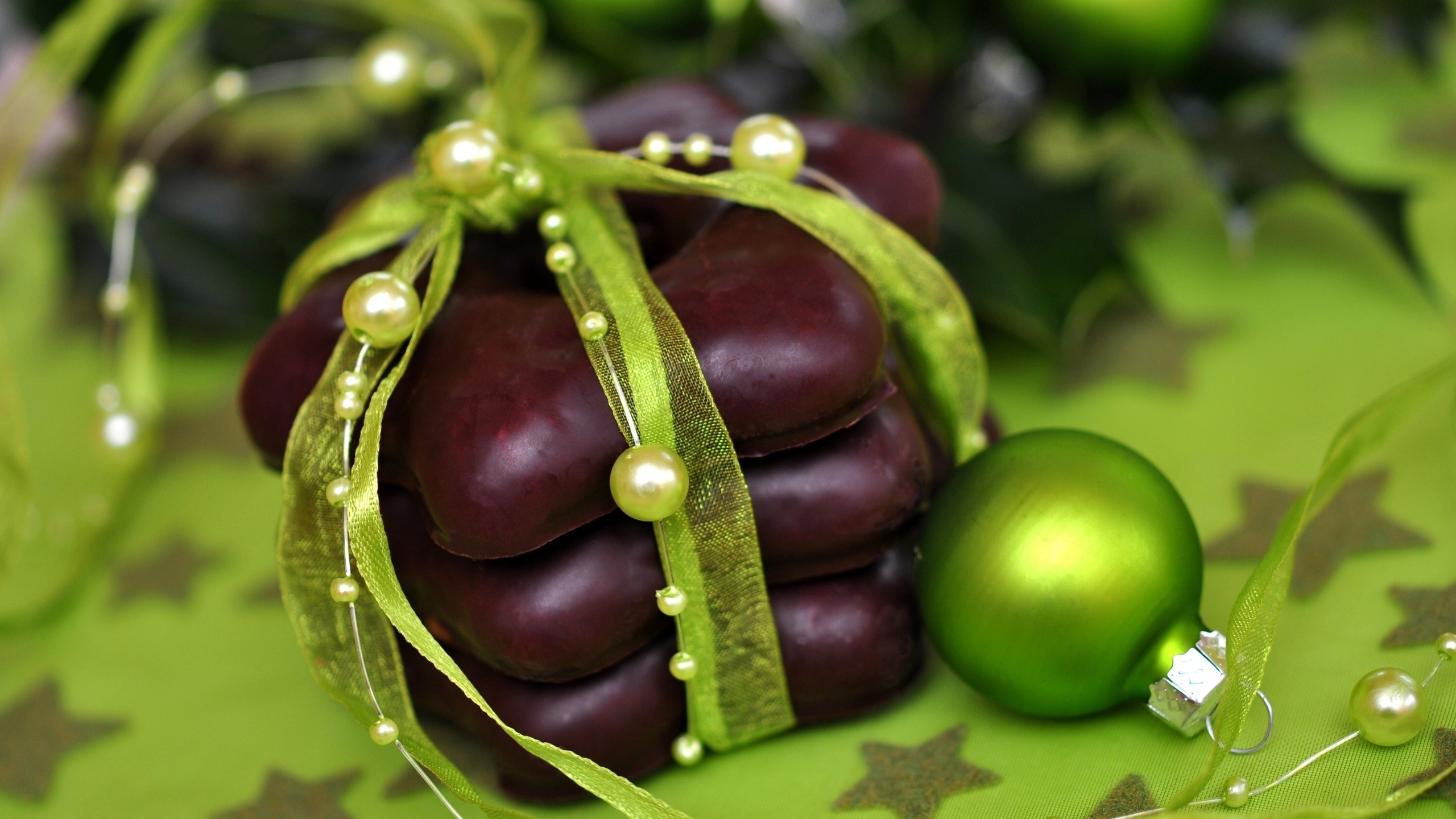 Обои Новый год, Рождественский день, праздник, фрукты, продукция в разрешении 2560x1440
