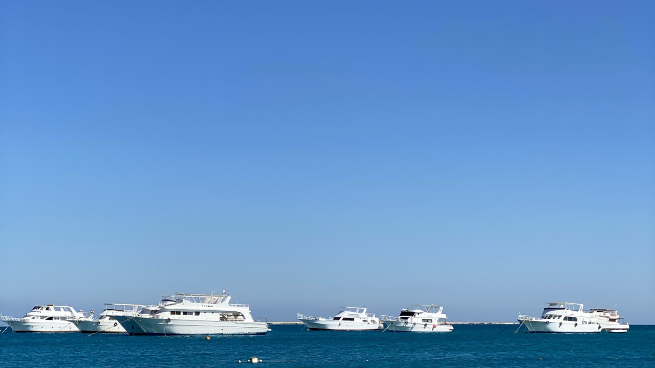 Обои море, вода, лодка, облако, судно в разрешении 1280x720