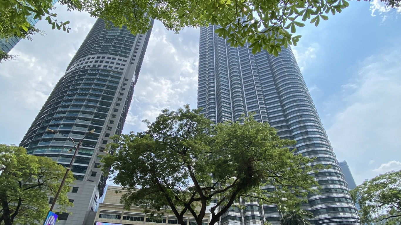 Обои башни петронас, Куала Лумпур, Малайзия, башня, Король в разрешении 1366x768