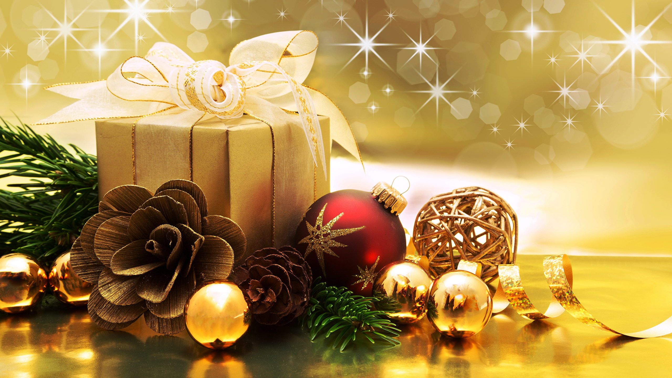 Обои Рождественский день, Рождественские украшения, Рождество, рождественский орнамент, натюрморт в разрешении 2560x1440