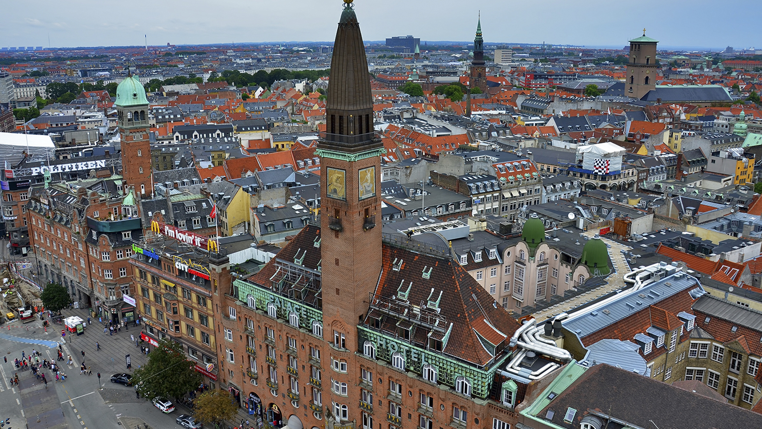 Обои городской район, город, ориентир, городок, городской пейзаж в разрешении 2560x1440