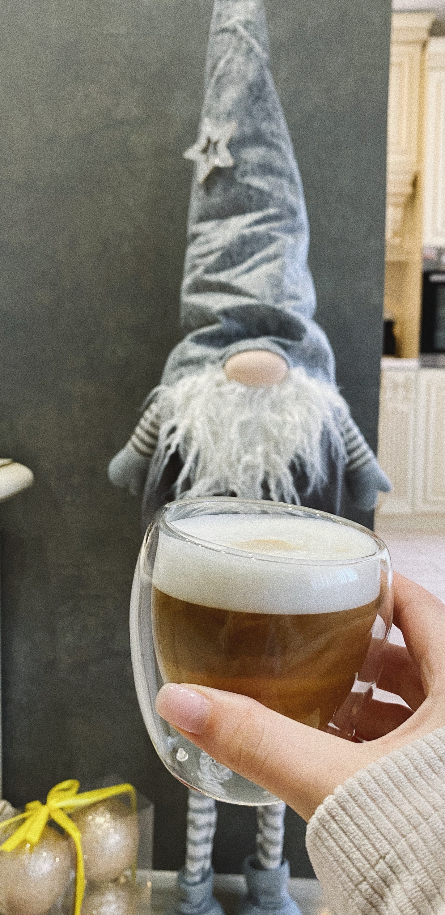 Обои небьющиеся, напиток, пиво, алкоголь, бесплатная доставка в разрешении 1440x2960