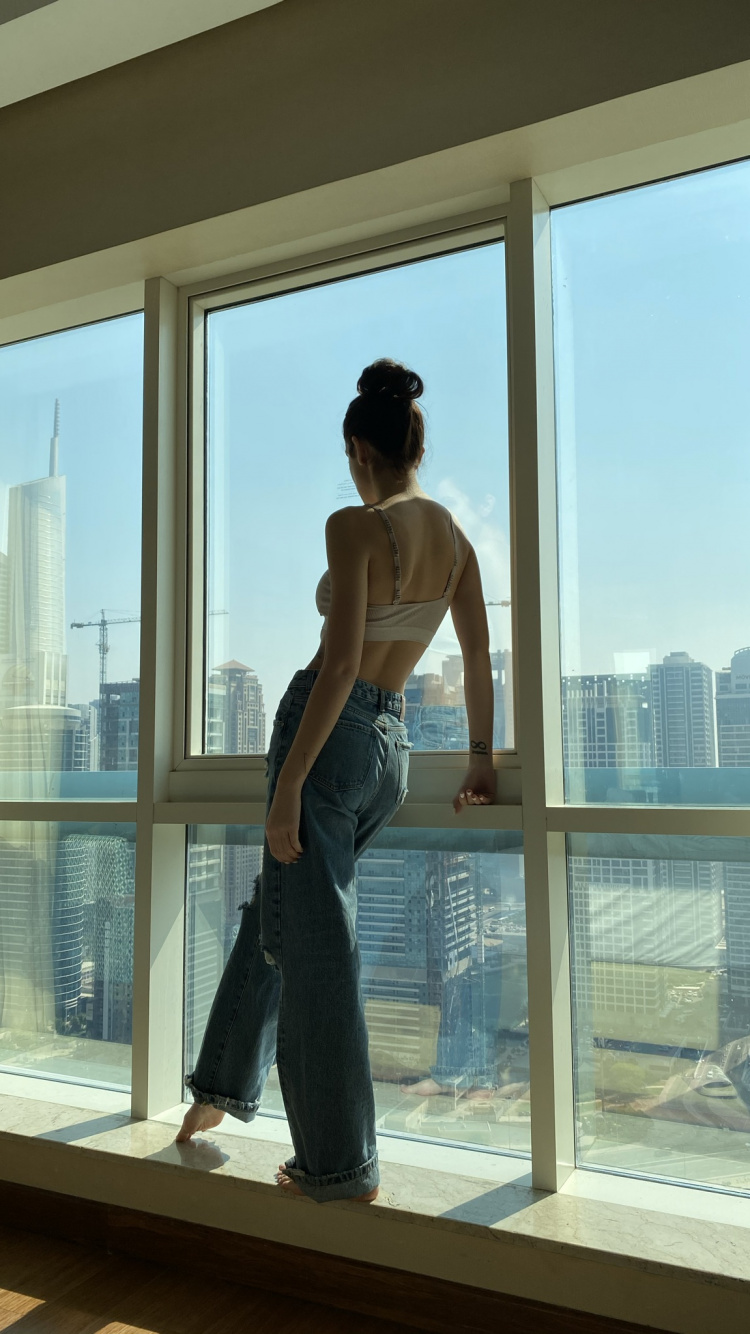 Обои окно, небьющиеся, джинсы, стекло, джинсовая ткань в разрешении 750x1334