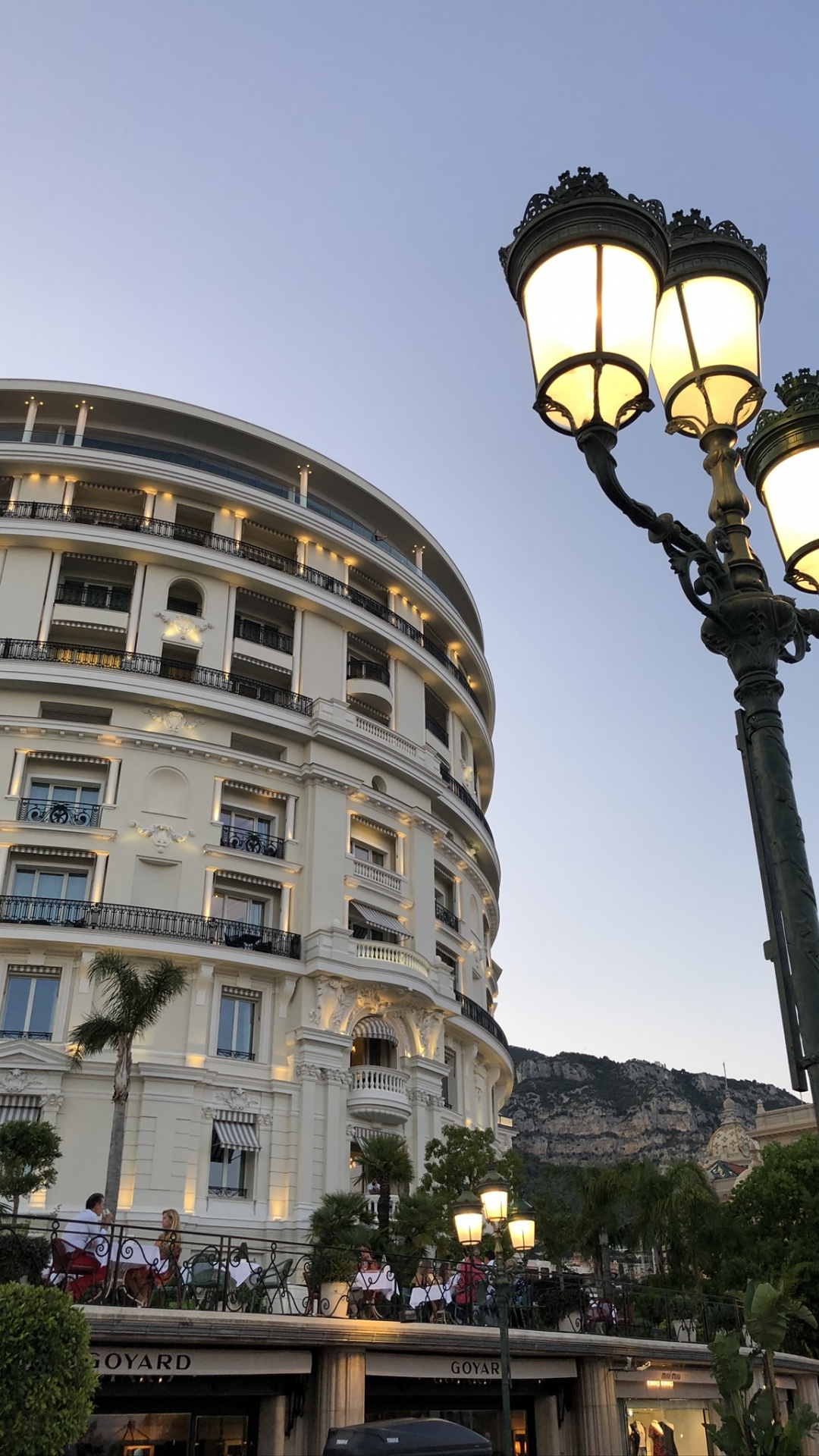 Обои туризм, осветительная арматура, достопримечательность, уличный фонарь, дорога в разрешении 1080x1920