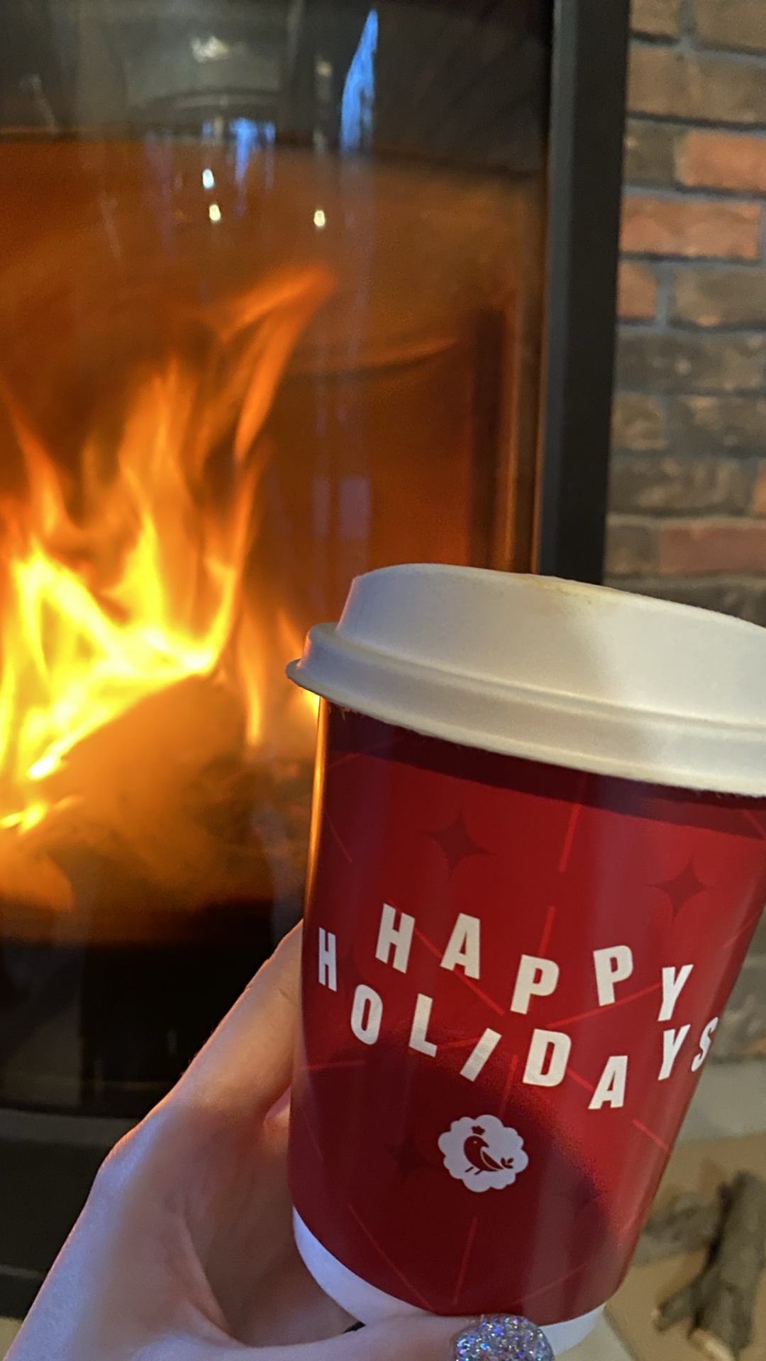 Обои тепло, древесина, палец, синий, освещение в разрешении 1080x1920