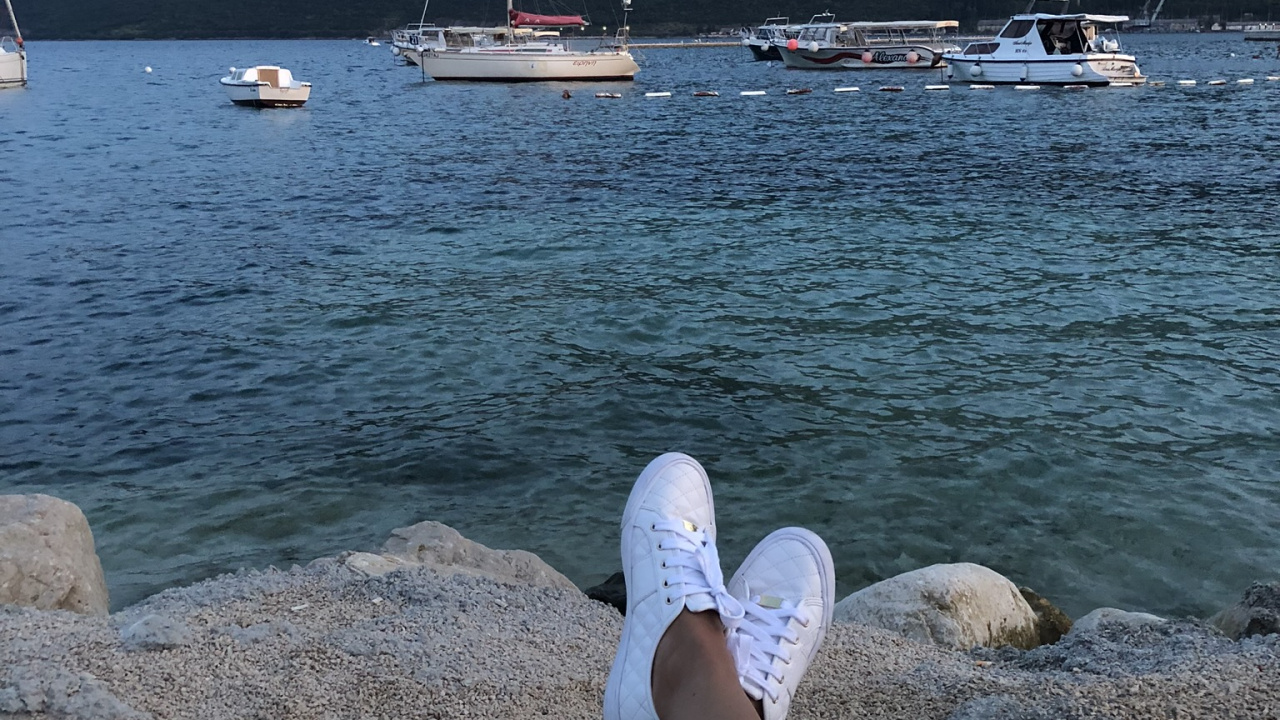 Обои море, лодка, туризм, вода, пляж в разрешении 1280x720