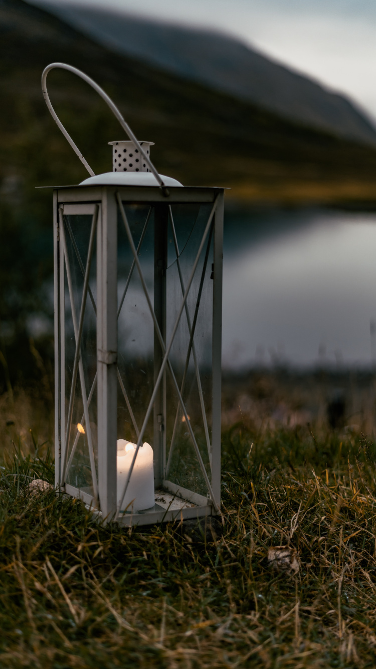 Обои небо, сельский район, трава, освещение, свеча в разрешении 750x1334