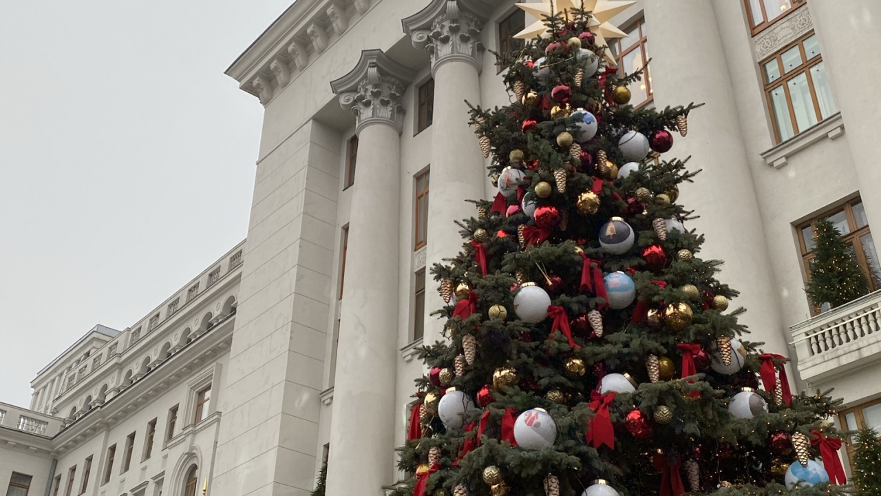 Обои елка, Рождественский день, дерево, Рождественские украшения, пихта в разрешении 1280x720
