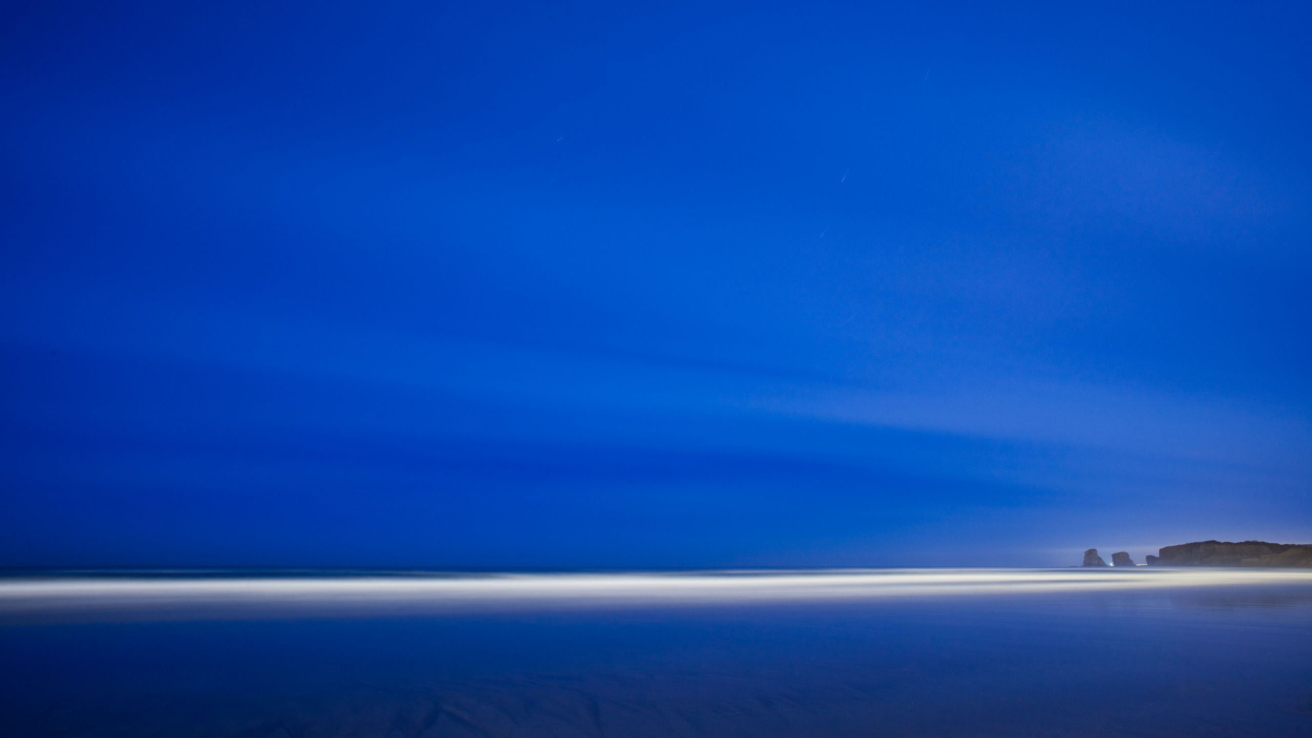 Обои горизонт, синий, море, атмосфера, дневное время в разрешении 2560x1440
