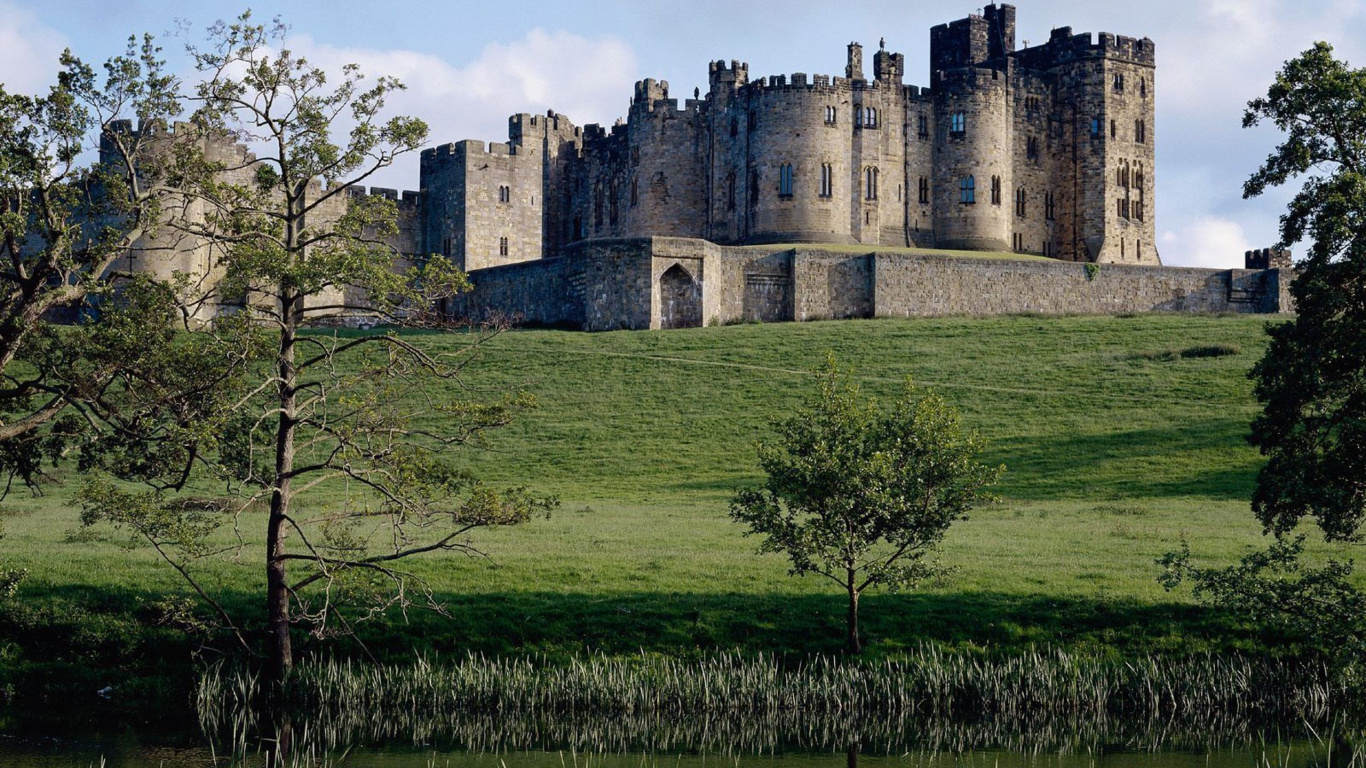 Обои Замок Алник, замок, фортификация, здание, средневековая архитектура в разрешении 1366x768