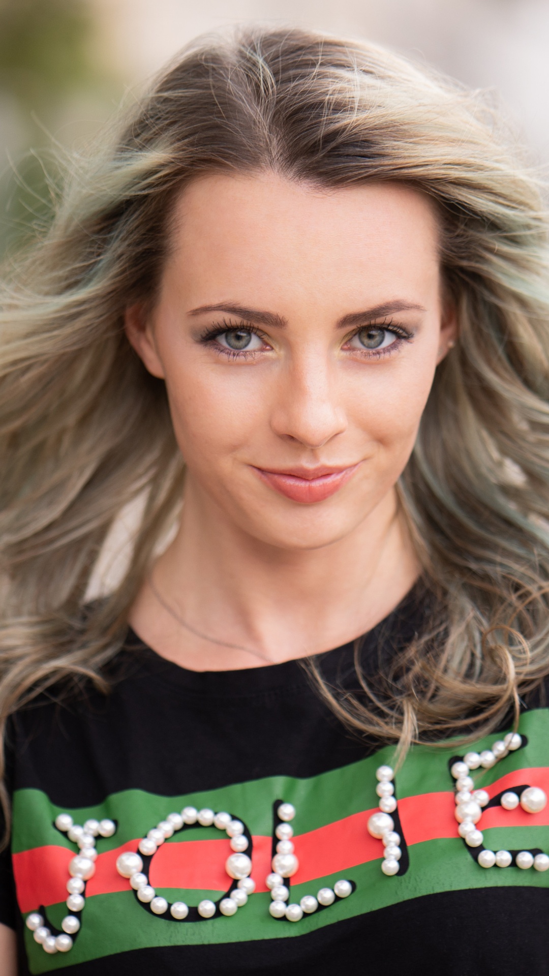 Обои красота, лицо, губа, подбородок, прическа в разрешении 1080x1920