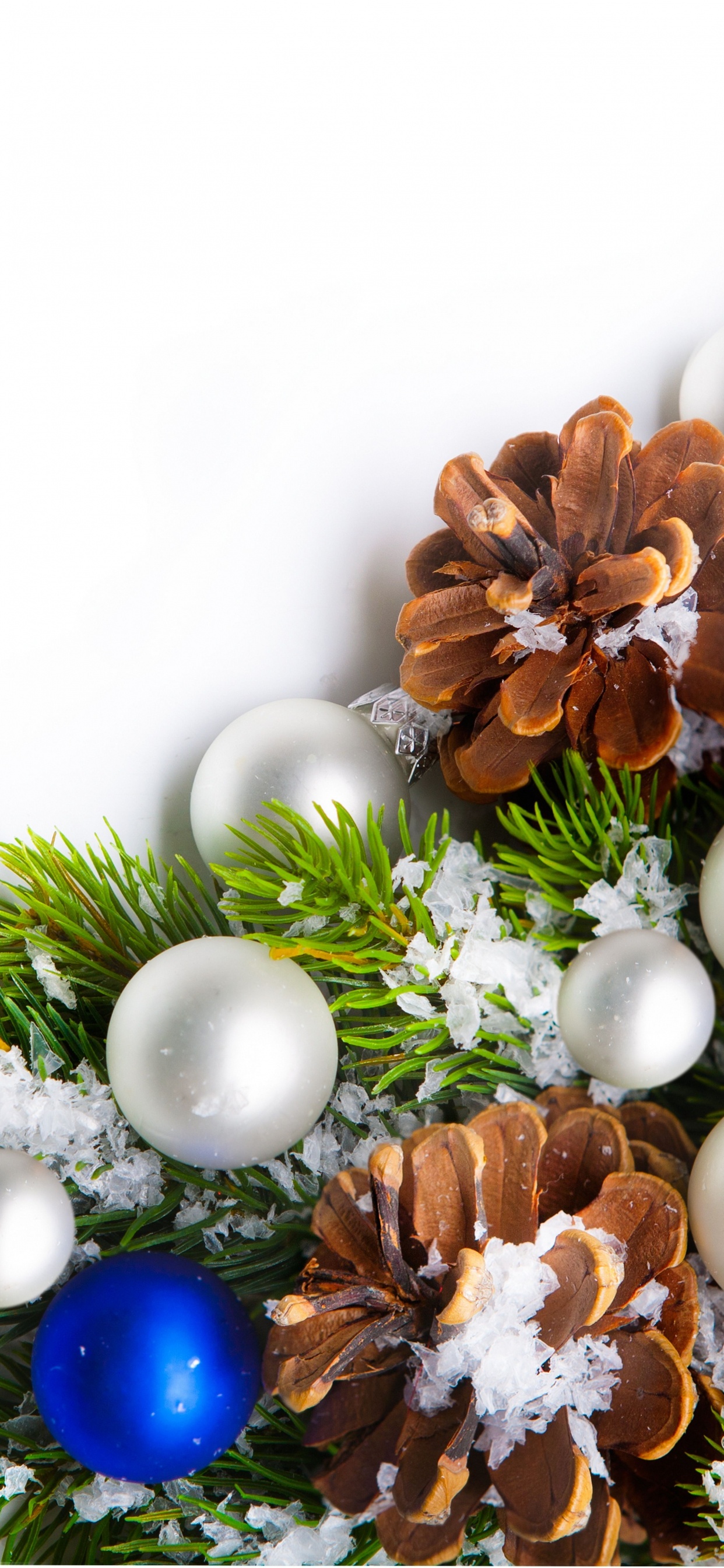 Обои Рождественский день, Новый год, Рождественские украшения, рождественский орнамент, дерево в разрешении 1242x2688