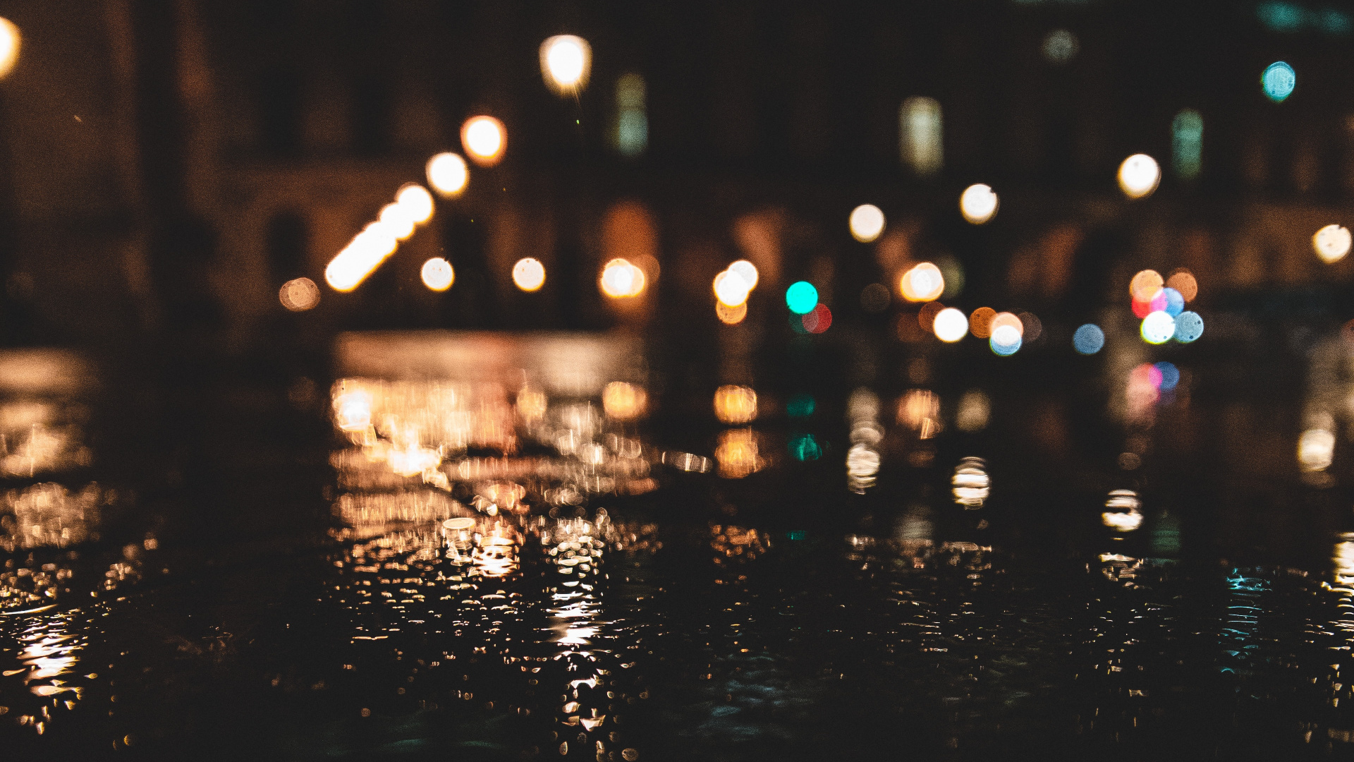 Обои вода, ночь, отражение, свет, освещение в разрешении 1920x1080