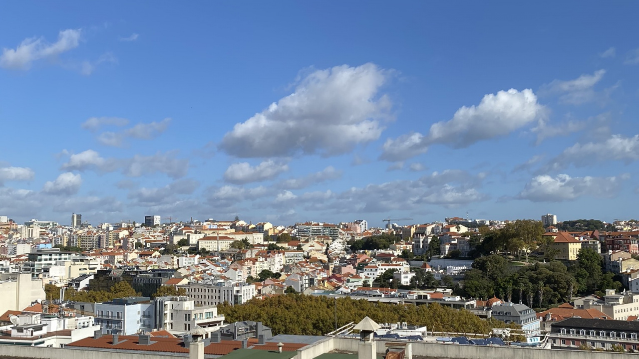 Обои недвижимость, дневное время, жилой район, облако, соседство в разрешении 1280x720