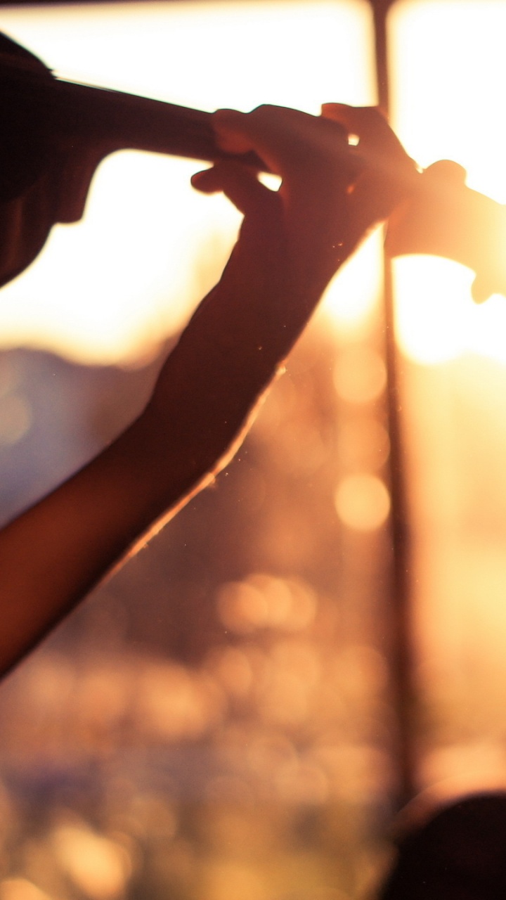 Обои скрипка, свет, солнечный свет, музыкальный инструмент, музыкальные инструменты в разрешении 720x1280