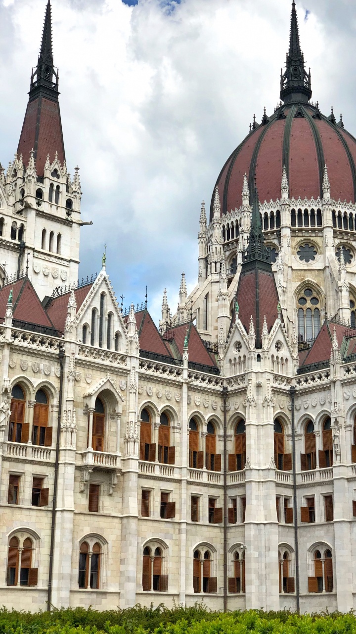 Обои Будапешт, Здание Венгерского Парламента, природа, горный рельеф, архитектура в разрешении 720x1280