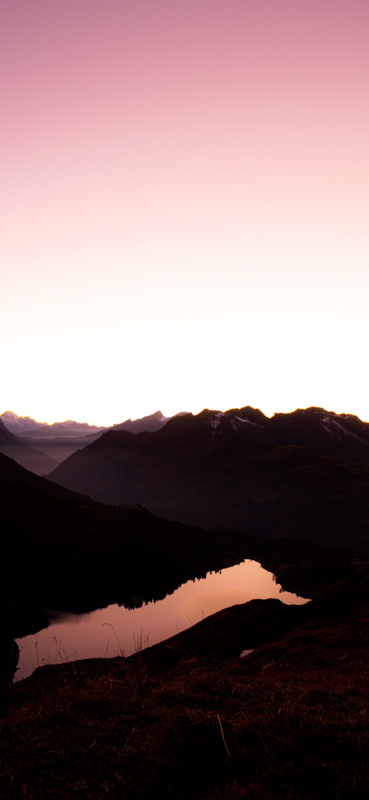 Обои восход солнца, солнечный свет, атмосфера, гора, облако в разрешении 1242x2688