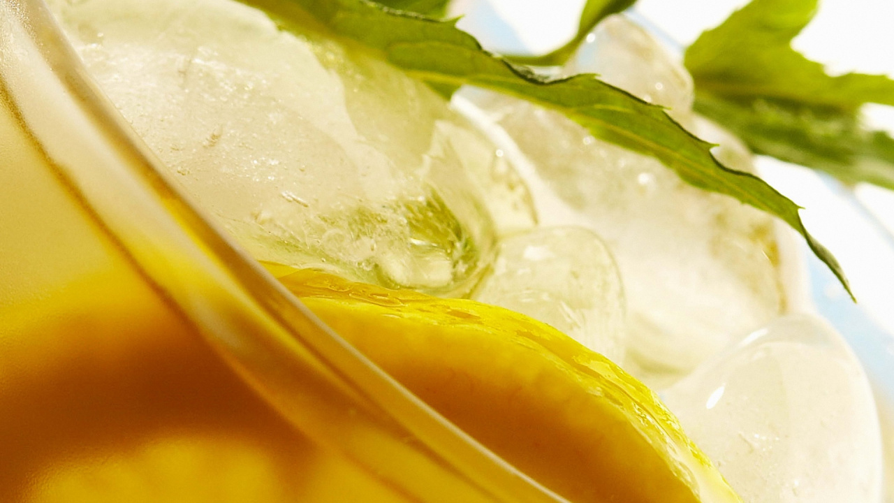 Обои коктейль, сок, чай со льдом, чай, желтый в разрешении 1280x720