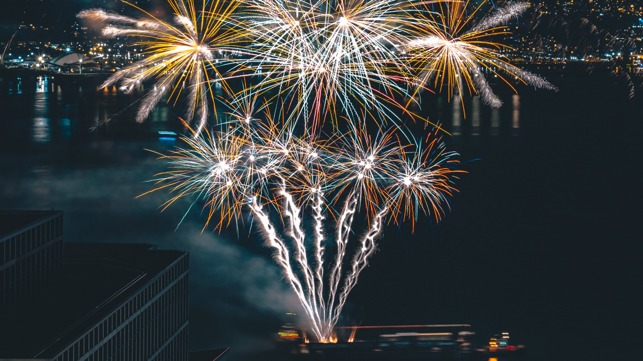 Обои салют, день нового года, ночь, полночь, темнота в разрешении 1280x720