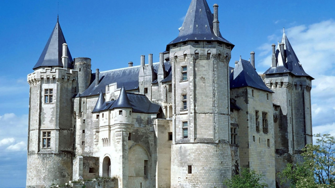 Обои chteau де сомюр, замок, турпутевки, средневековая архитектура, здание в разрешении 1366x768