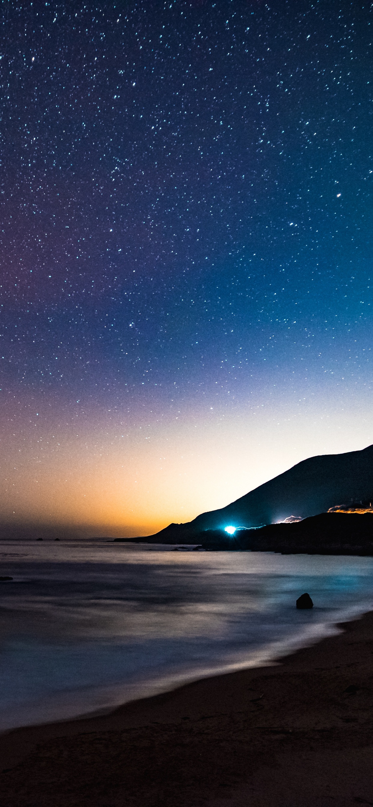 Обои берег, ночь, ночное небо, море, горизонт в разрешении 1242x2688