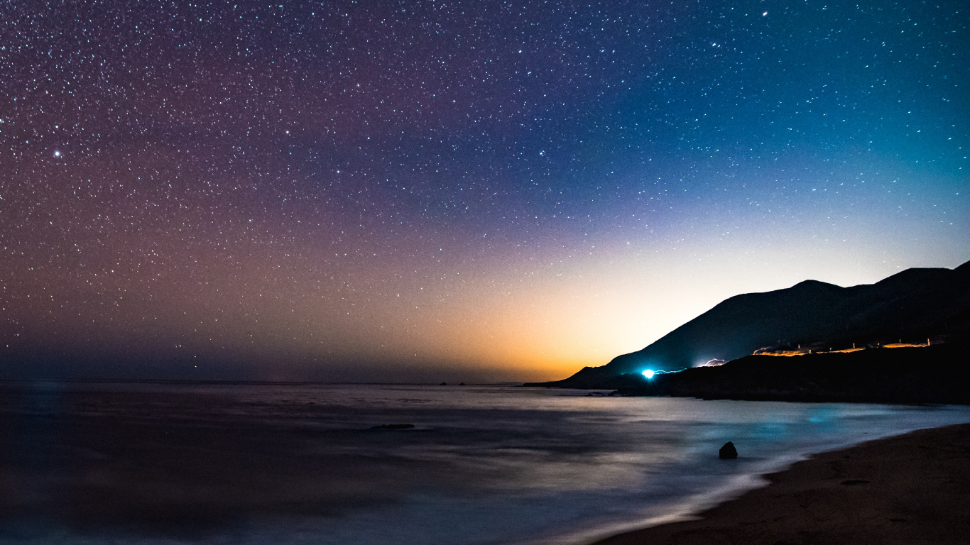 Обои берег, ночь, ночное небо, море, горизонт в разрешении 1366x768