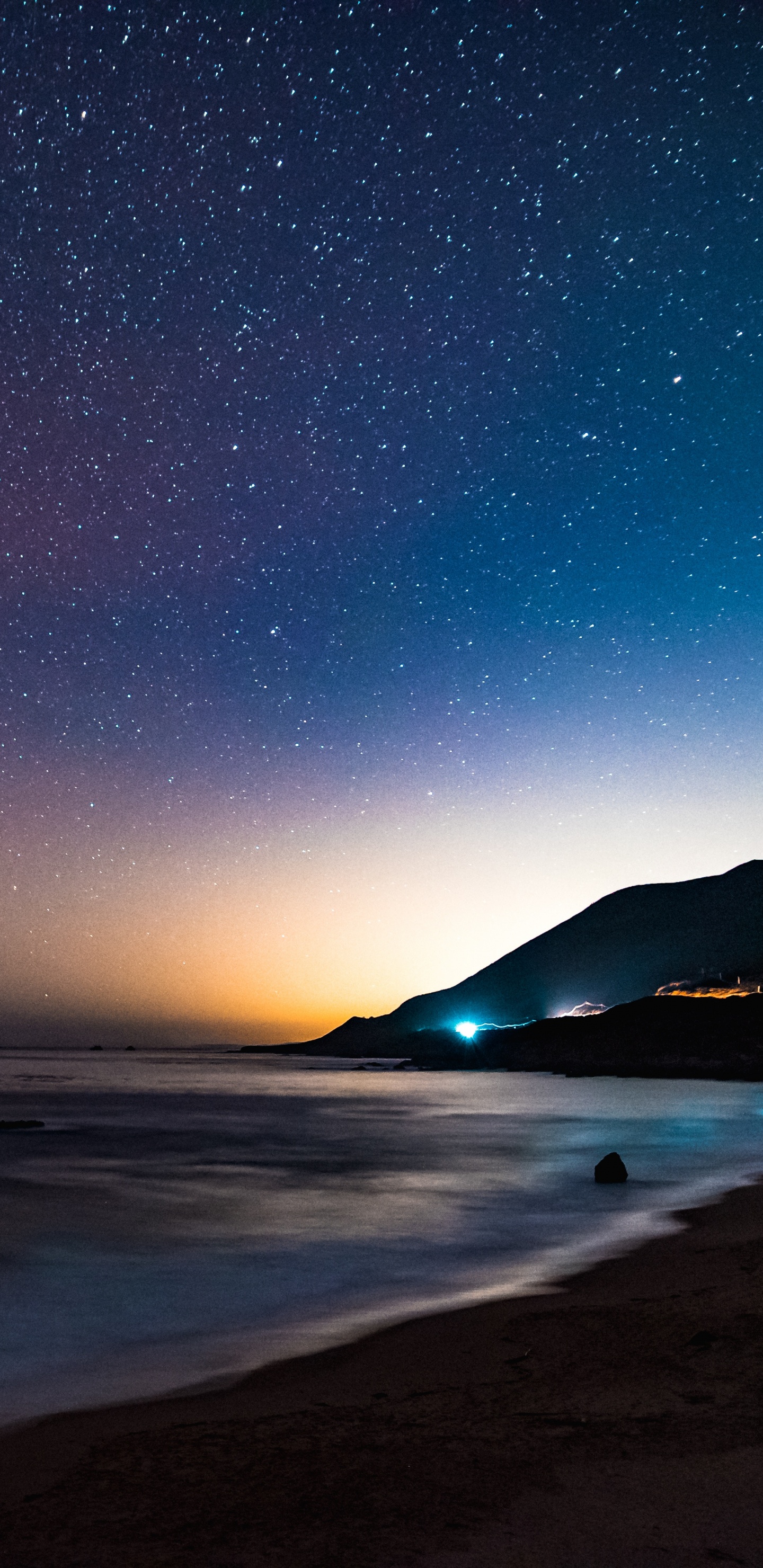 Обои берег, ночь, ночное небо, море, горизонт в разрешении 1440x2960