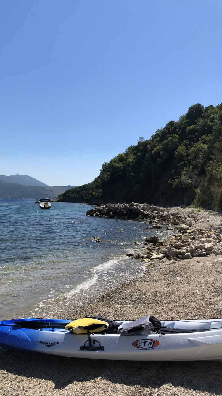 Обои море, судно, побережье, лодка, берег в разрешении 750x1334