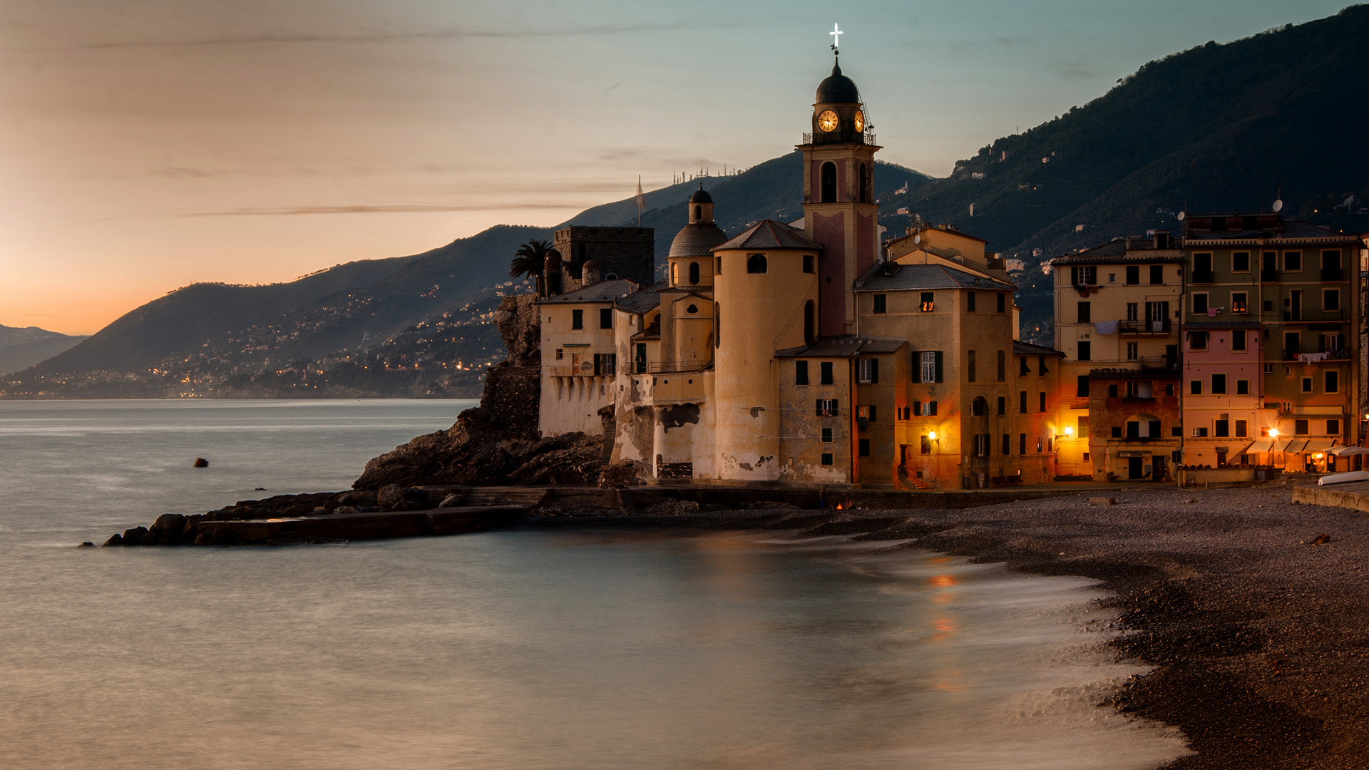 Обои Камольи, море, побережье, ориентир, городок в разрешении 1920x1080