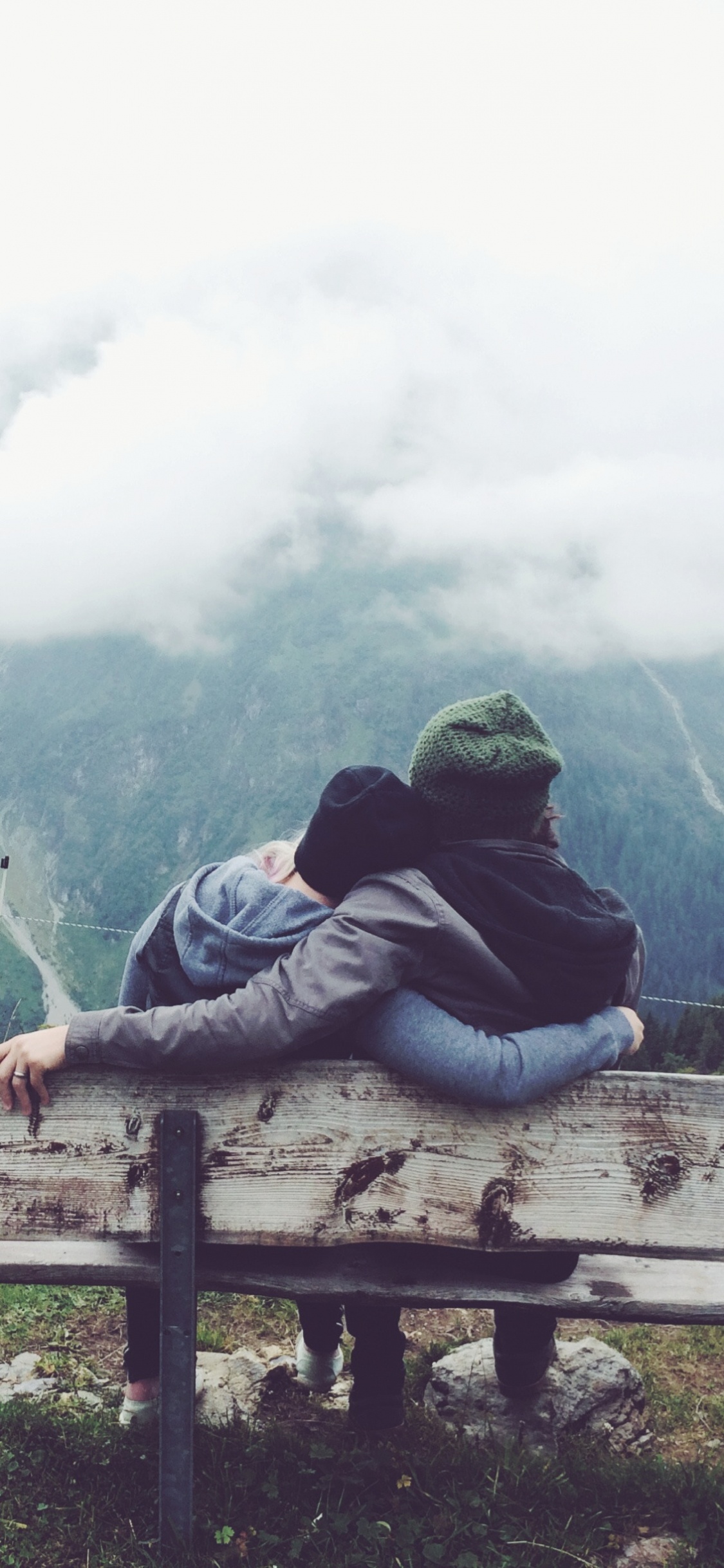 Обои облако, гора, горный рельеф, сидящий, горная станция в разрешении 1125x2436