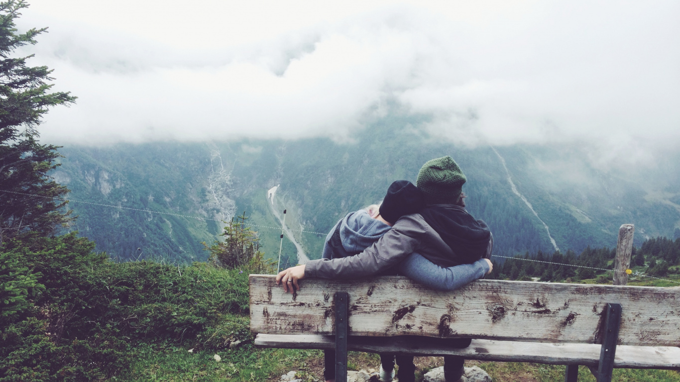 Обои облако, гора, горный рельеф, сидящий, горная станция в разрешении 1366x768