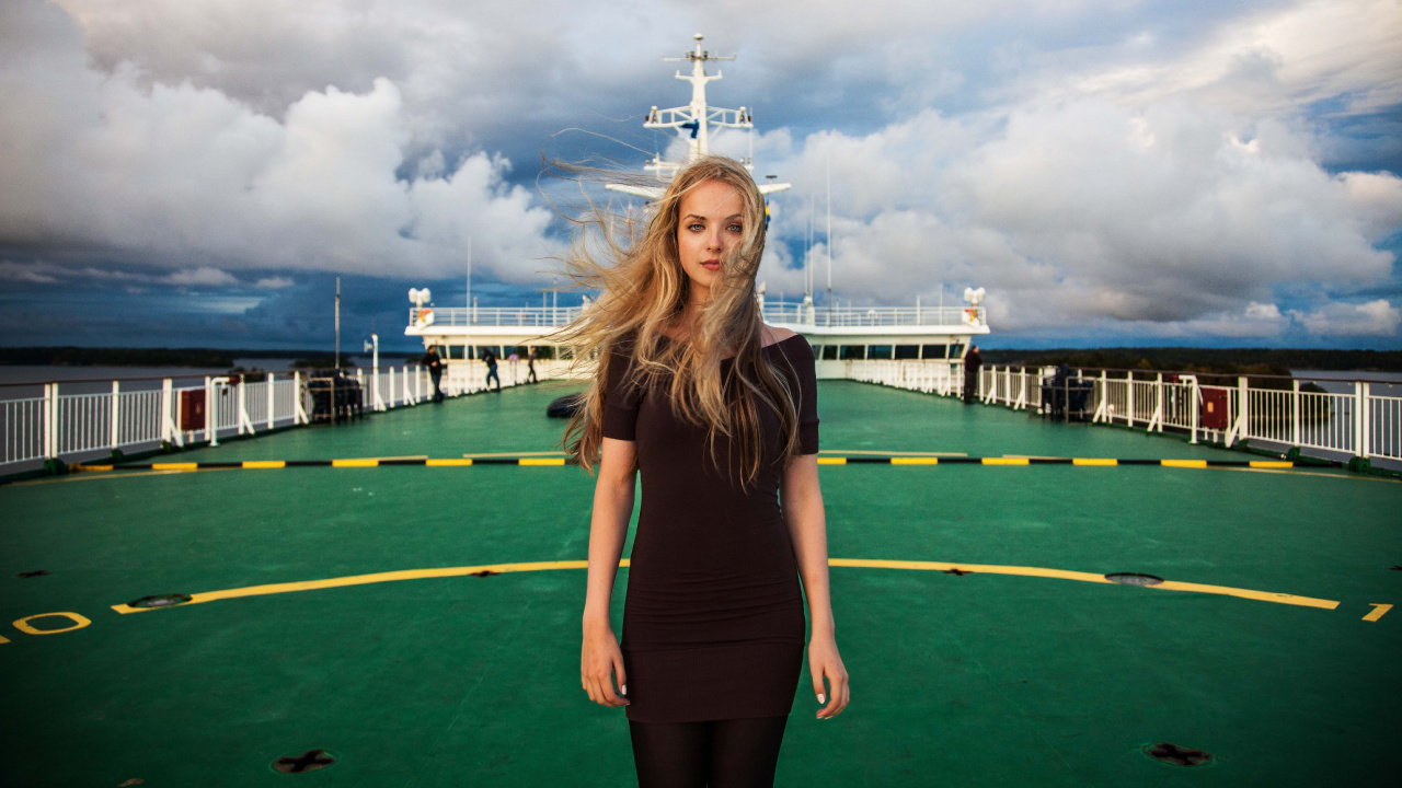 Обои Михаела Норок, Румыния, Атлас красоты, портрет, синий в разрешении 1280x720