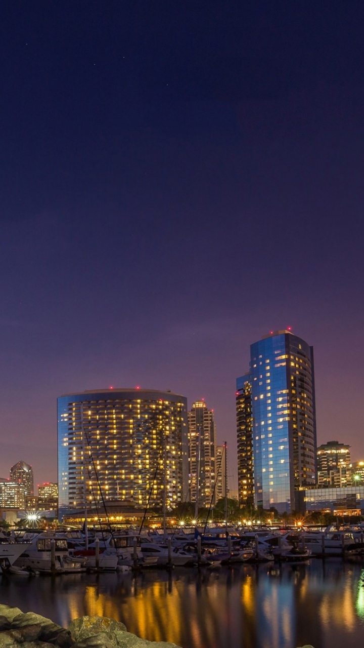 Обои городской пейзаж, город, природа, линия горизонта, ориентир в разрешении 720x1280