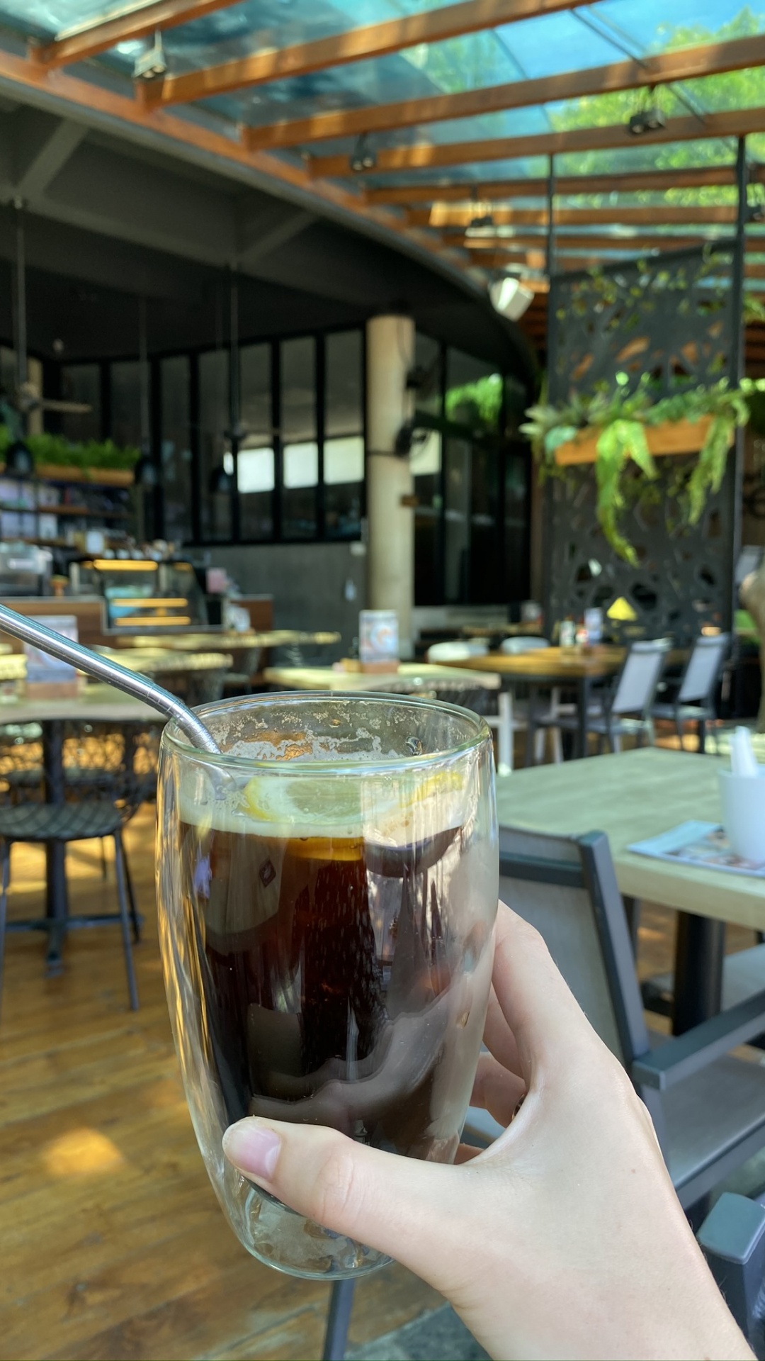 Обои напиток, бокал для вина, вино, кофейня, стекло в разрешении 1080x1920