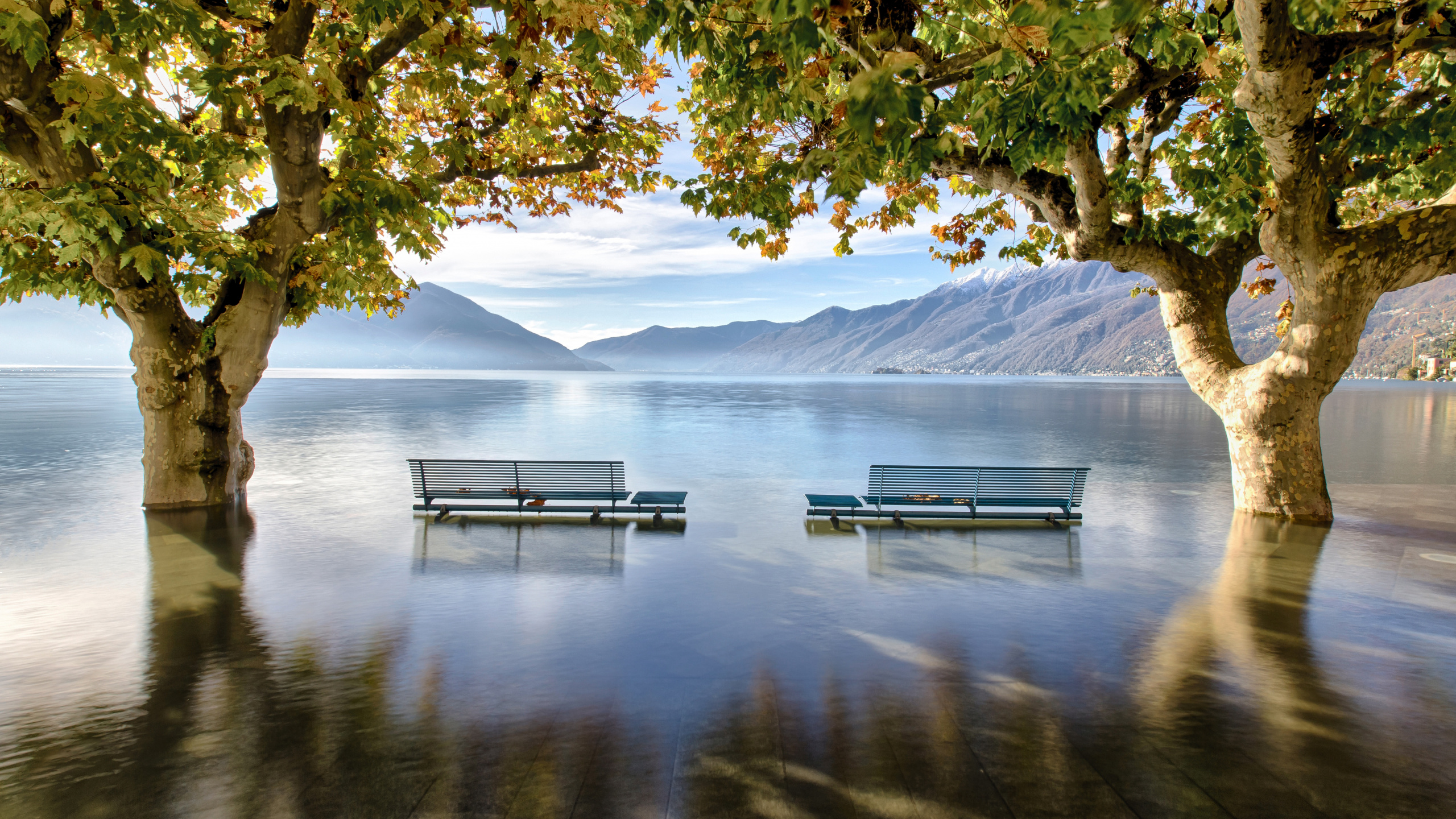 Обои отражение, Озеро Маджоре, Альпы, природа, вода в разрешении 2560x1440