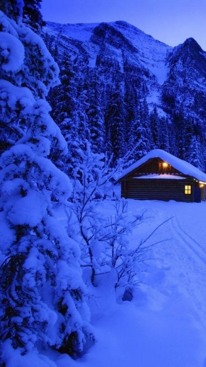 Обои озеро Луиза, моренное озеро, озеро, гора, снег в разрешении 720x1280