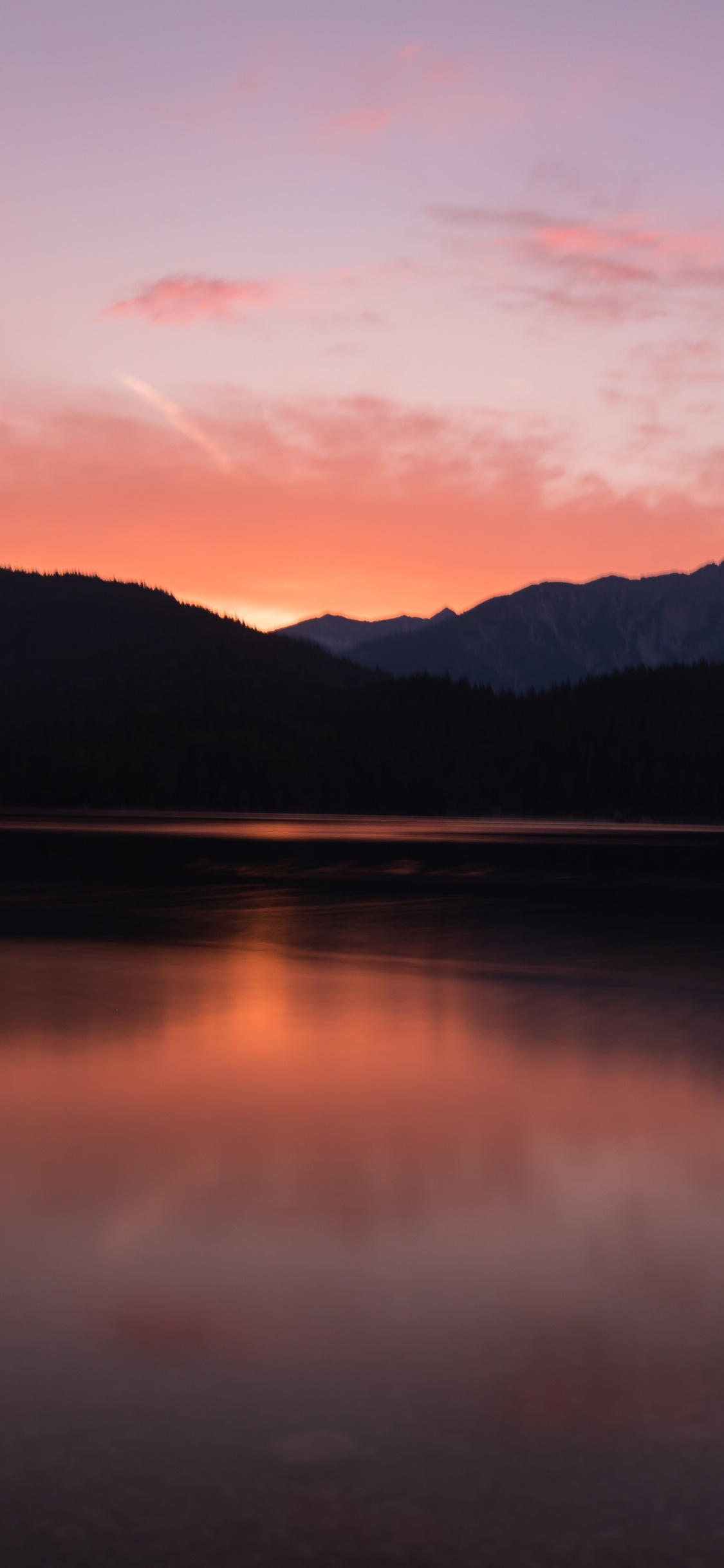 Обои отражение, природа, послесвечение, облако, горизонт в разрешении 1125x2436