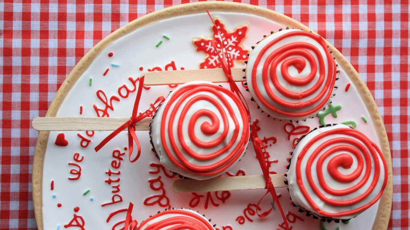 Обои конфета, леденец, Палка конфеты, Капкейк, Конфеты лента в разрешении 1366x768