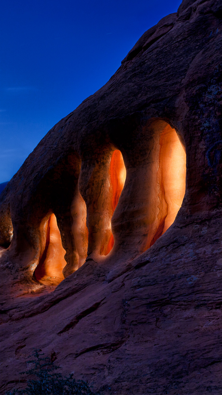 Обои пещера, рок, формирование, гора, геология в разрешении 750x1334