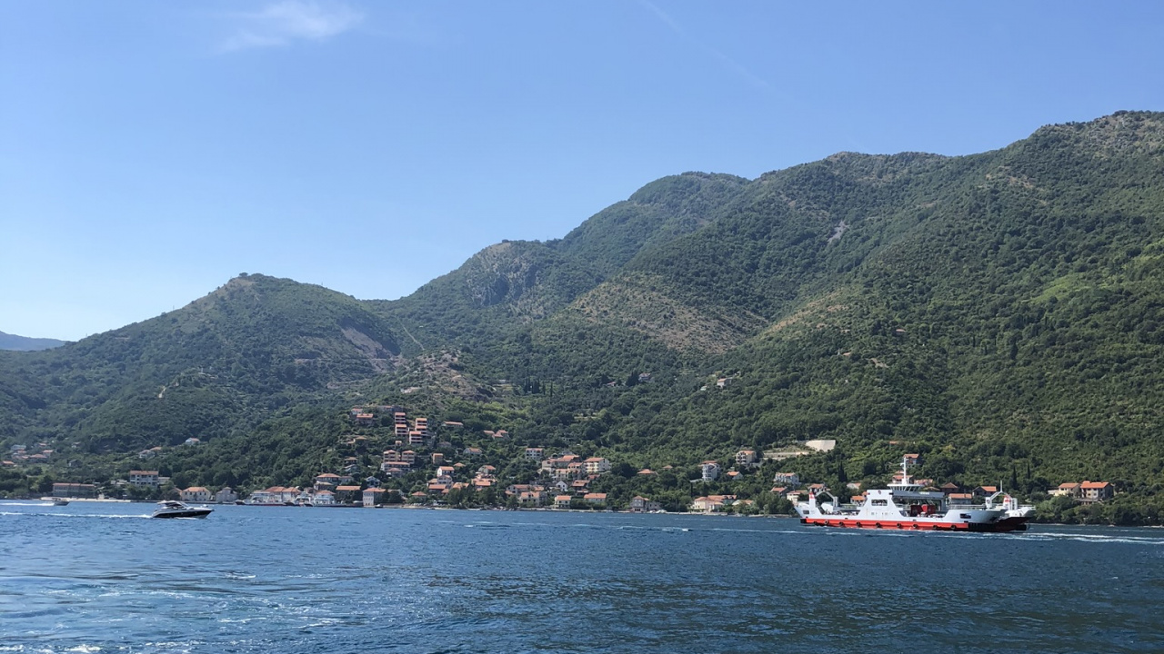 Обои горный рельеф, гидроресурсы, холм, нагорье, водный путь в разрешении 1280x720