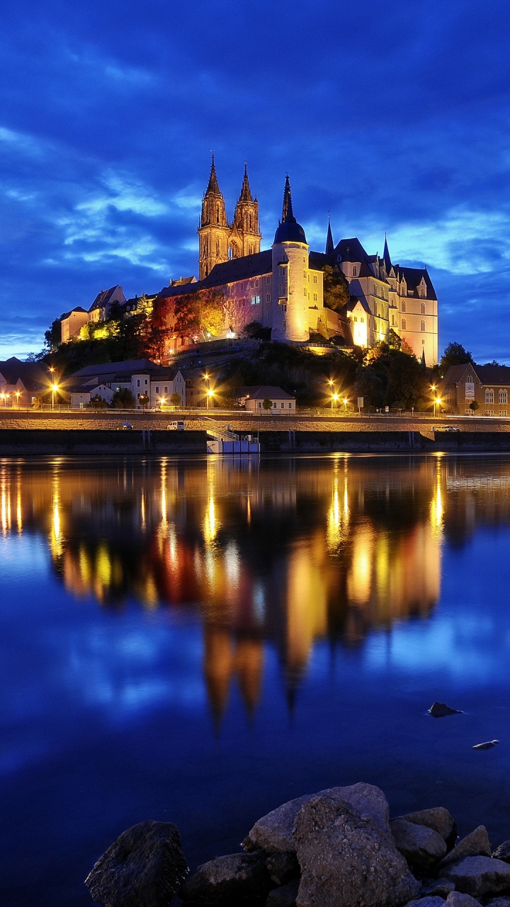 Обои отражение, достопримечательность, туризм, математика, облако в разрешении 720x1280