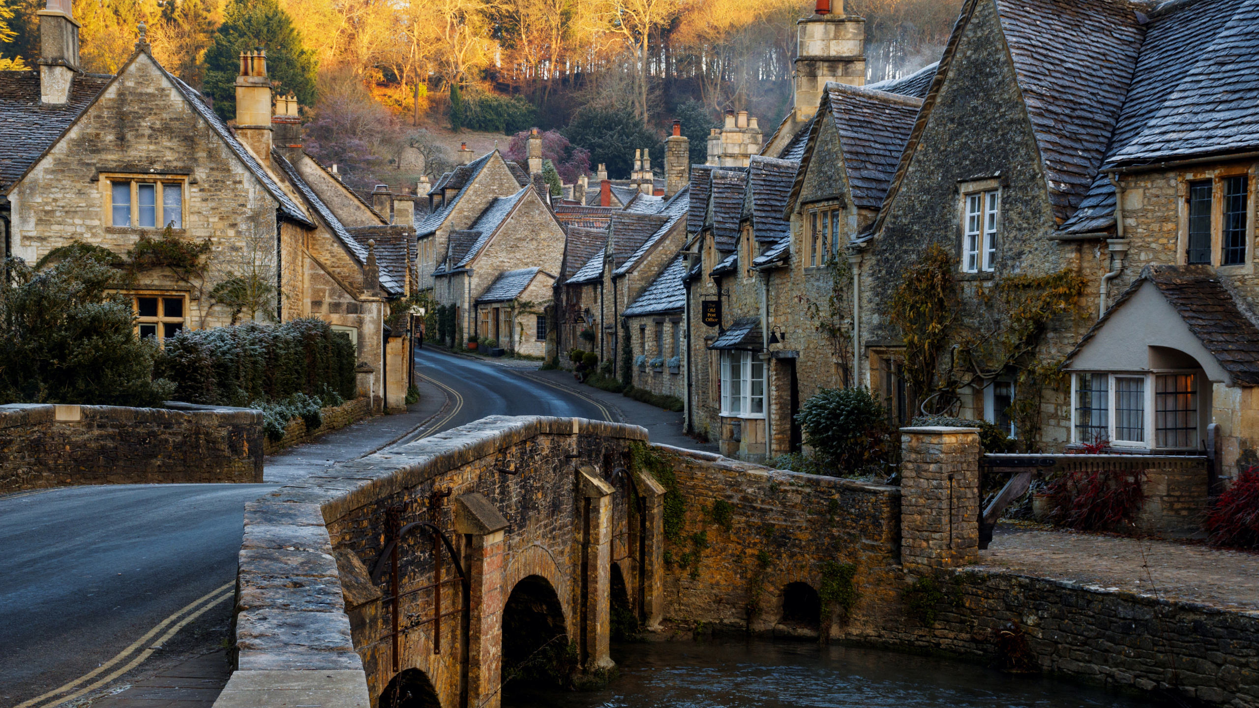 Обои вода, водный путь, городок, реки, отражение в разрешении 2560x1440