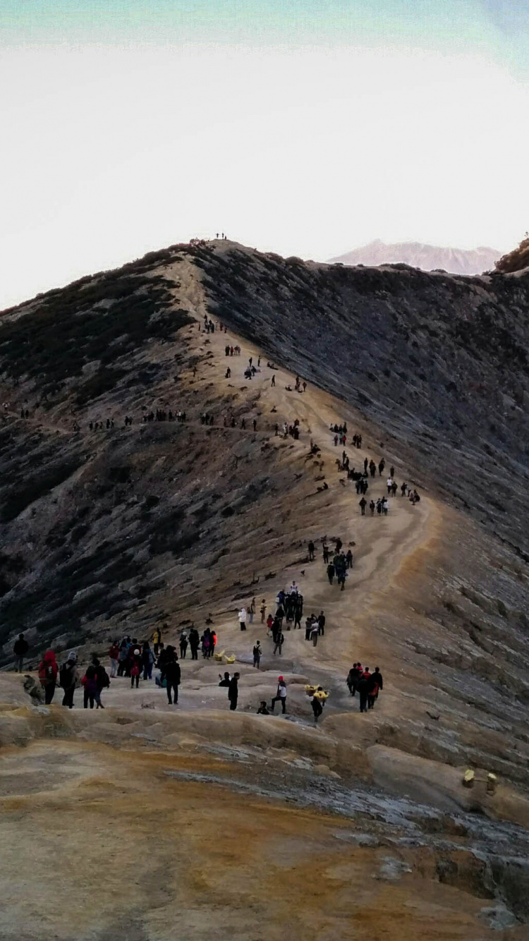 Обои Иджен, Гора Бромо, Келимуту, Кавах Иджен, Иджен Голубой Огонь в разрешении 750x1334