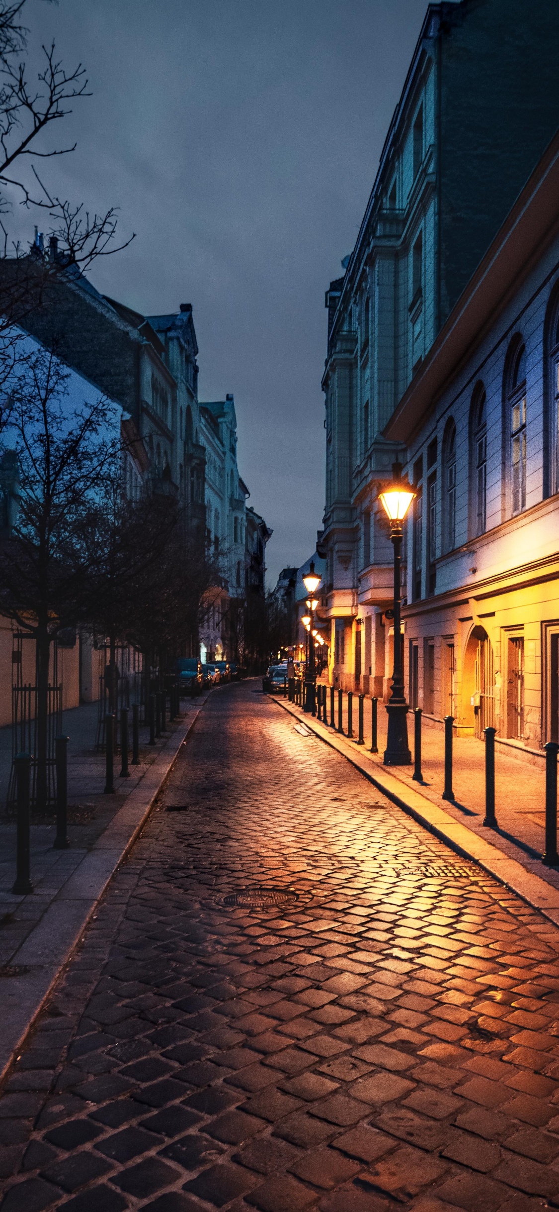 Обои soundcloud, атмосфера, здание, окно, дорожное покрытие в разрешении 1125x2436