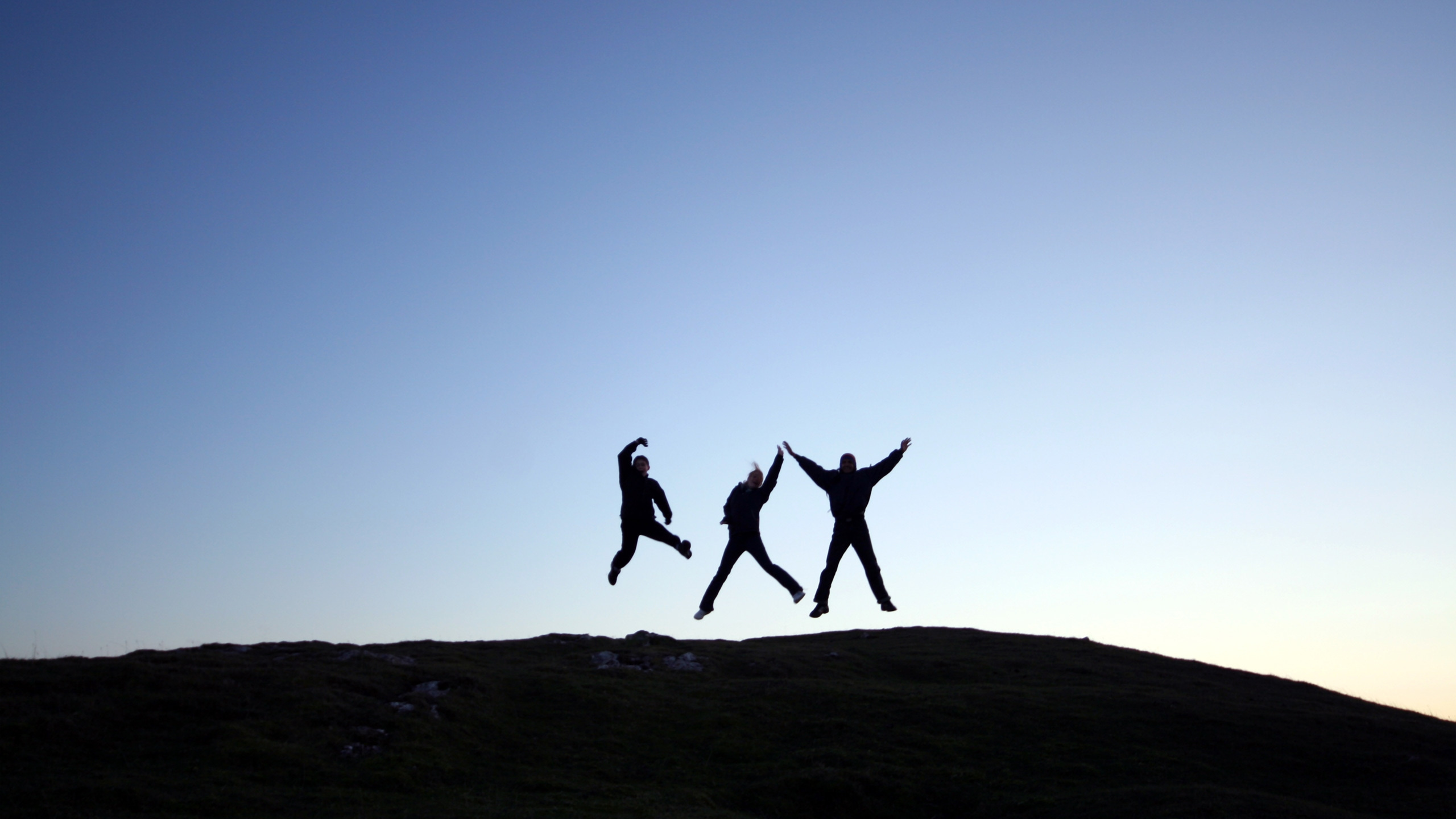 Обои забава, горизонт, песок, экорегион, скачок в разрешении 2560x1440