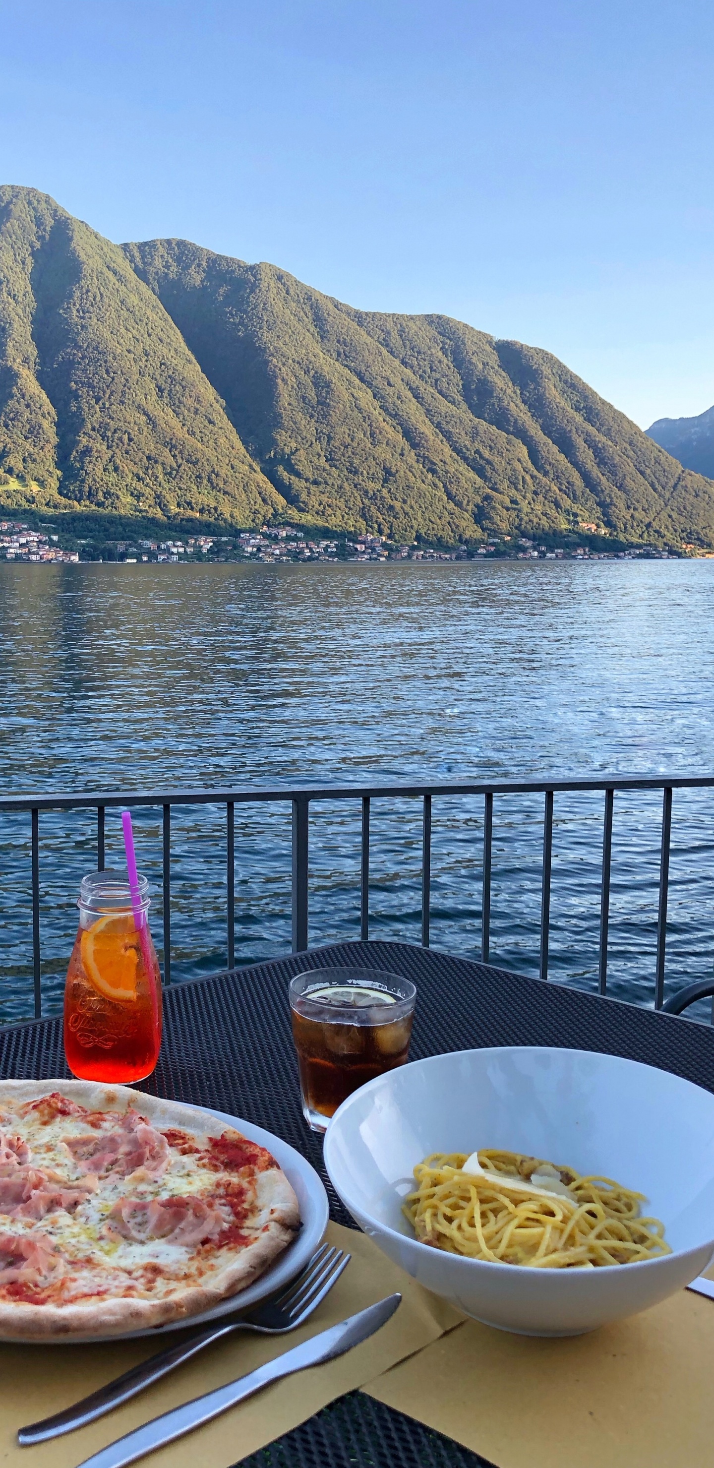 Обои море, завтрак, Кулинария, пища, горный рельеф в разрешении 1440x2960