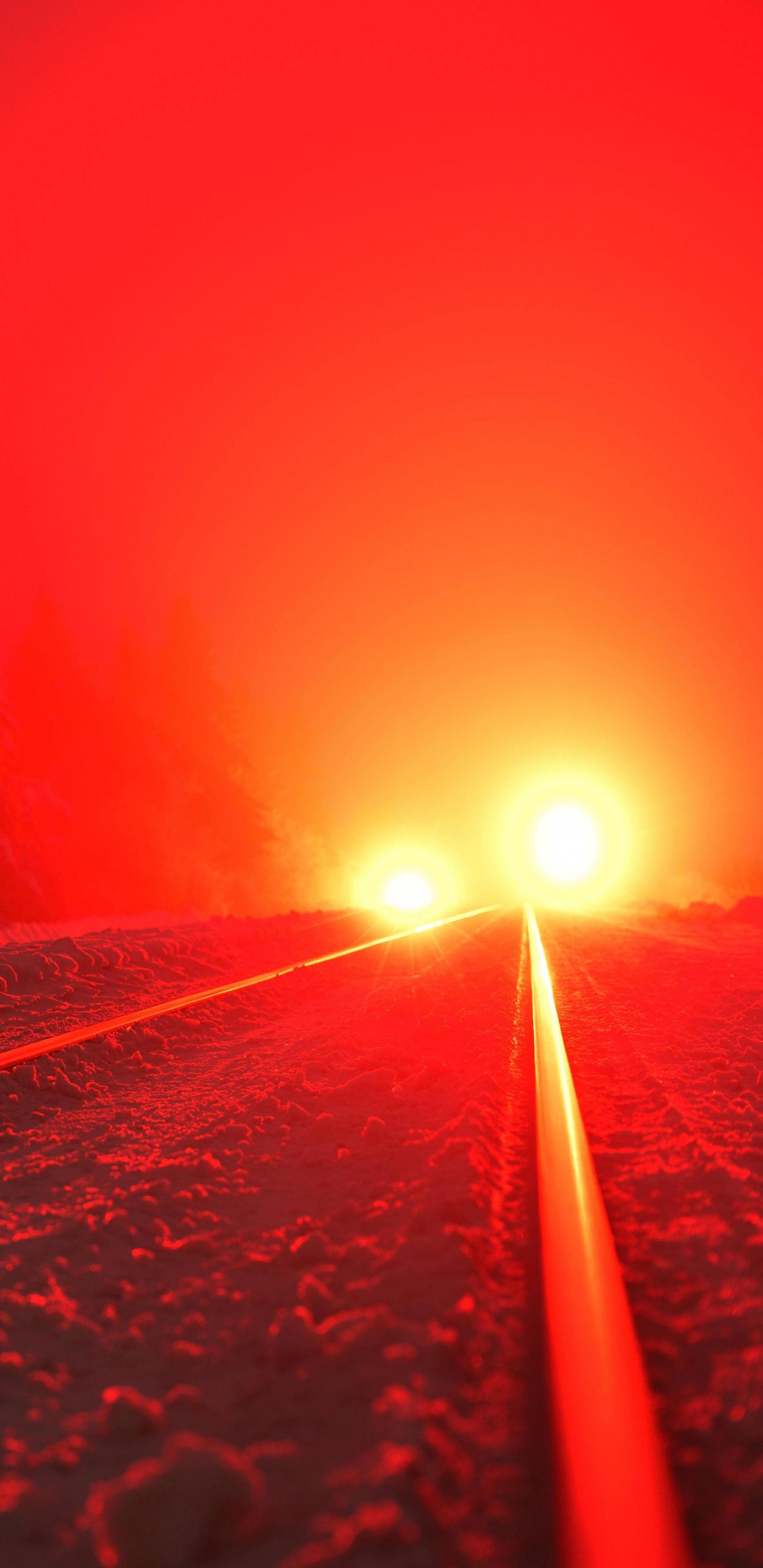 Обои железнодорожный транспорт, красный цвет, свет, дерево, вспышка в разрешении 1440x2960