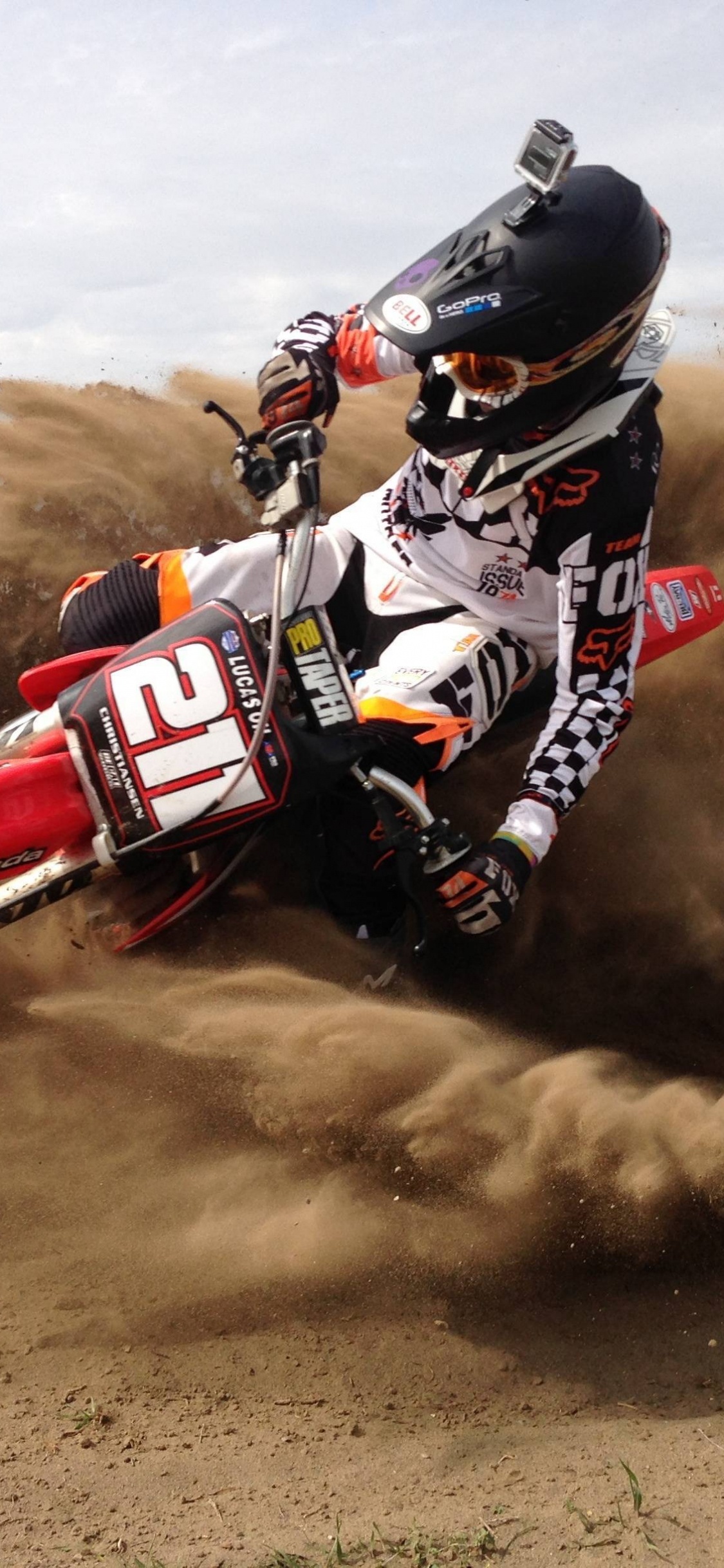 Обои экстремальный вид спорта, мотокросс, GoPro, гоночный, гонки на мотоциклах в разрешении 1125x2436