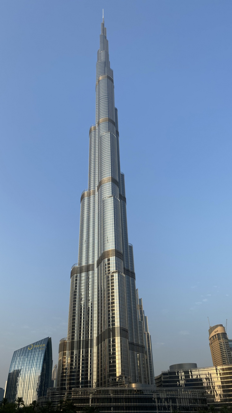 Обои Дубай, Бурдж Халифа, небоскреб, отель шангри-ла, дневное время в разрешении 750x1334